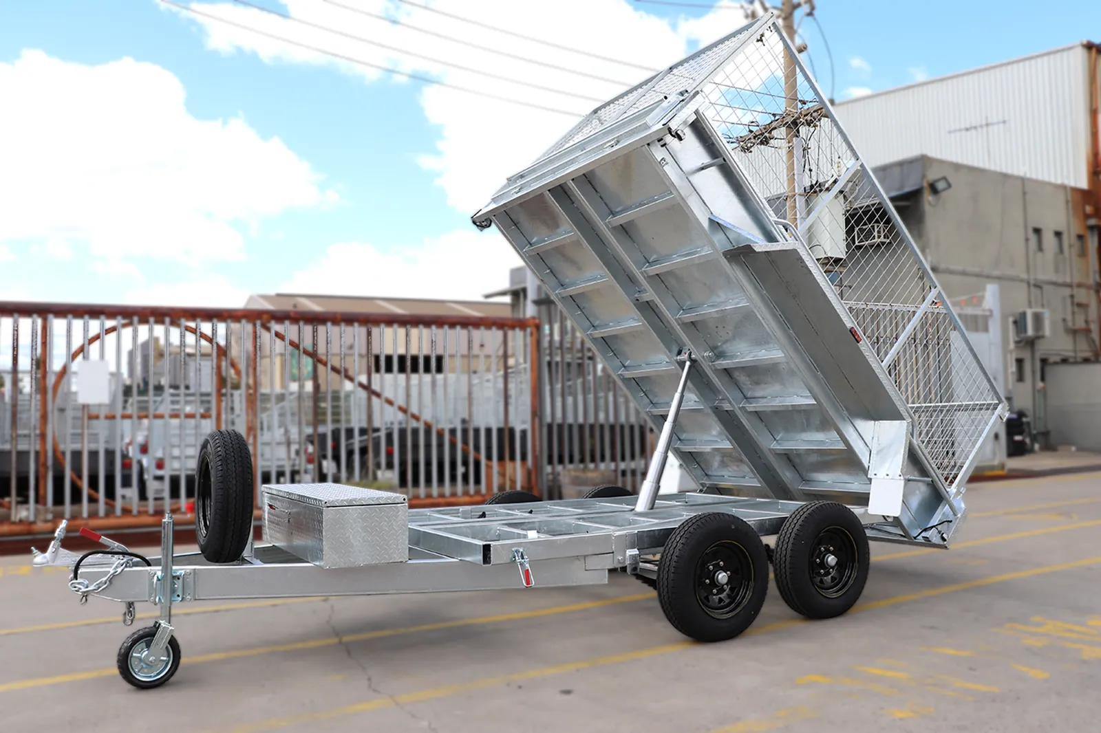 10×6 heavy duty galvanised hydraulic tipper cage trailer for sale – 3ft cage <br><br><span class="gvm 3200">3500 kg gvm</span> 10×6 heavy duty galvanised hydraulic tipper cage trailer for sale – 3ft cage 3500 kg gvm
