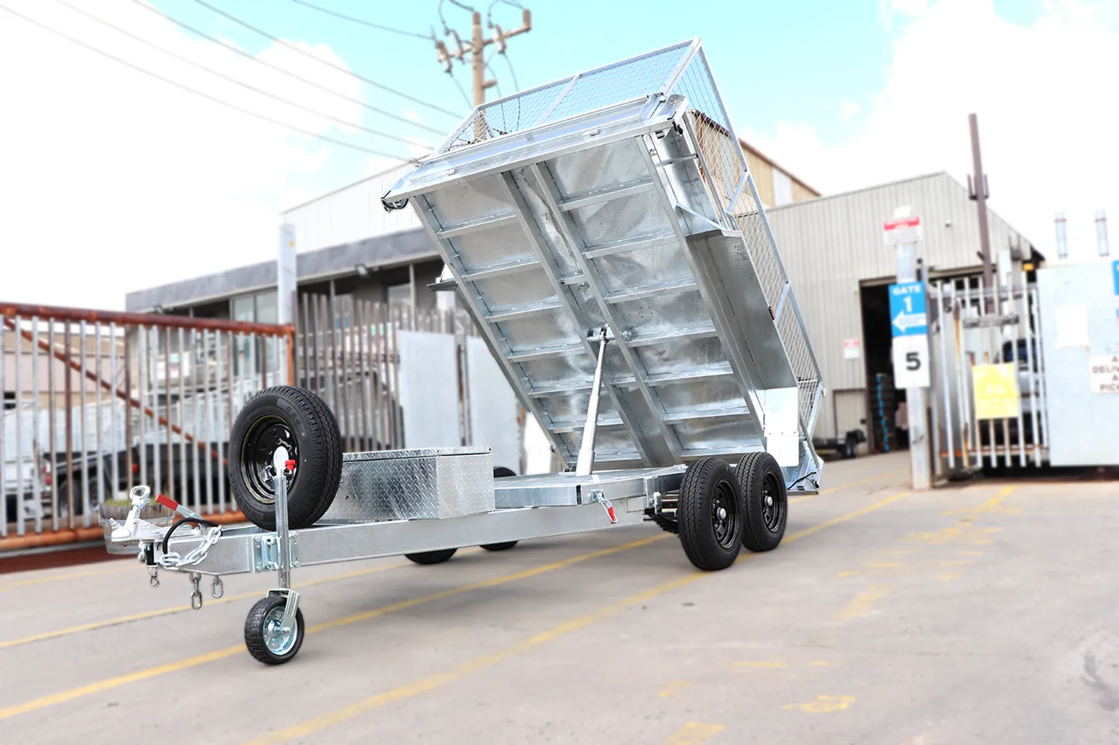 10×6 heavy duty galvanised hydraulic tipper cage trailer for sale – 3ft cage <br><br><span class="gvm 3200">3500 kg gvm</span> 10×6 heavy duty galvanised hydraulic tipper cage trailer for sale – 3ft cage 3500 kg gvm