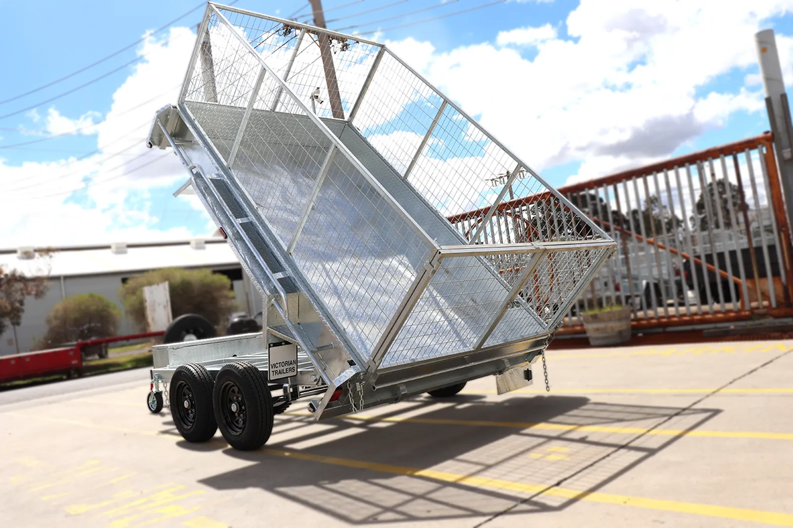 10×6 heavy duty galvanised hydraulic tipper cage trailer for sale – 3ft cage <br><br><span class="gvm 3200">3500 kg gvm</span> 10×6 heavy duty galvanised hydraulic tipper cage trailer for sale – 3ft cage 3500 kg gvm