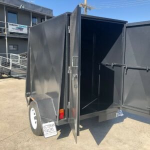 6×4 single axle 5ft high fully enclosed van / cargo trailer with brakes 1000kg gvm for sale