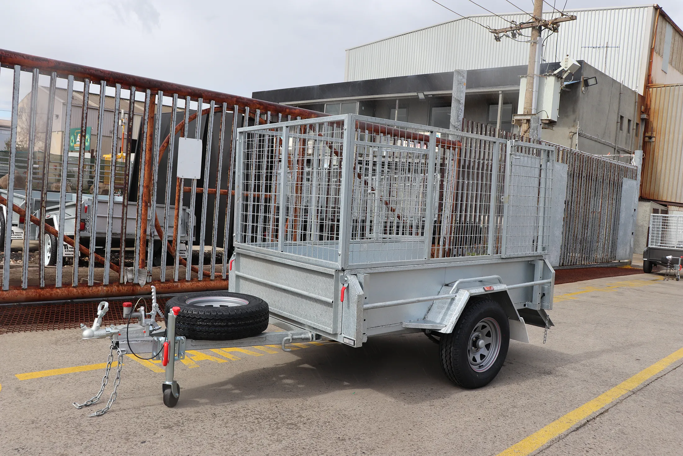 7×4 galvanised single axle braked cage trailer for sale – 3 ft cage manual tipper <br><br><span class="gvm 2800">1400 kg atm</span> 7×4 galvanised single axle braked cage trailer for sale – 3 ft cage manual tipper 1400 kg atm