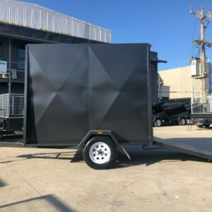 8×5 single axle 5ft high fully enclosed van / cargo trailer with brakes 1250kg gvm with ramp for sale