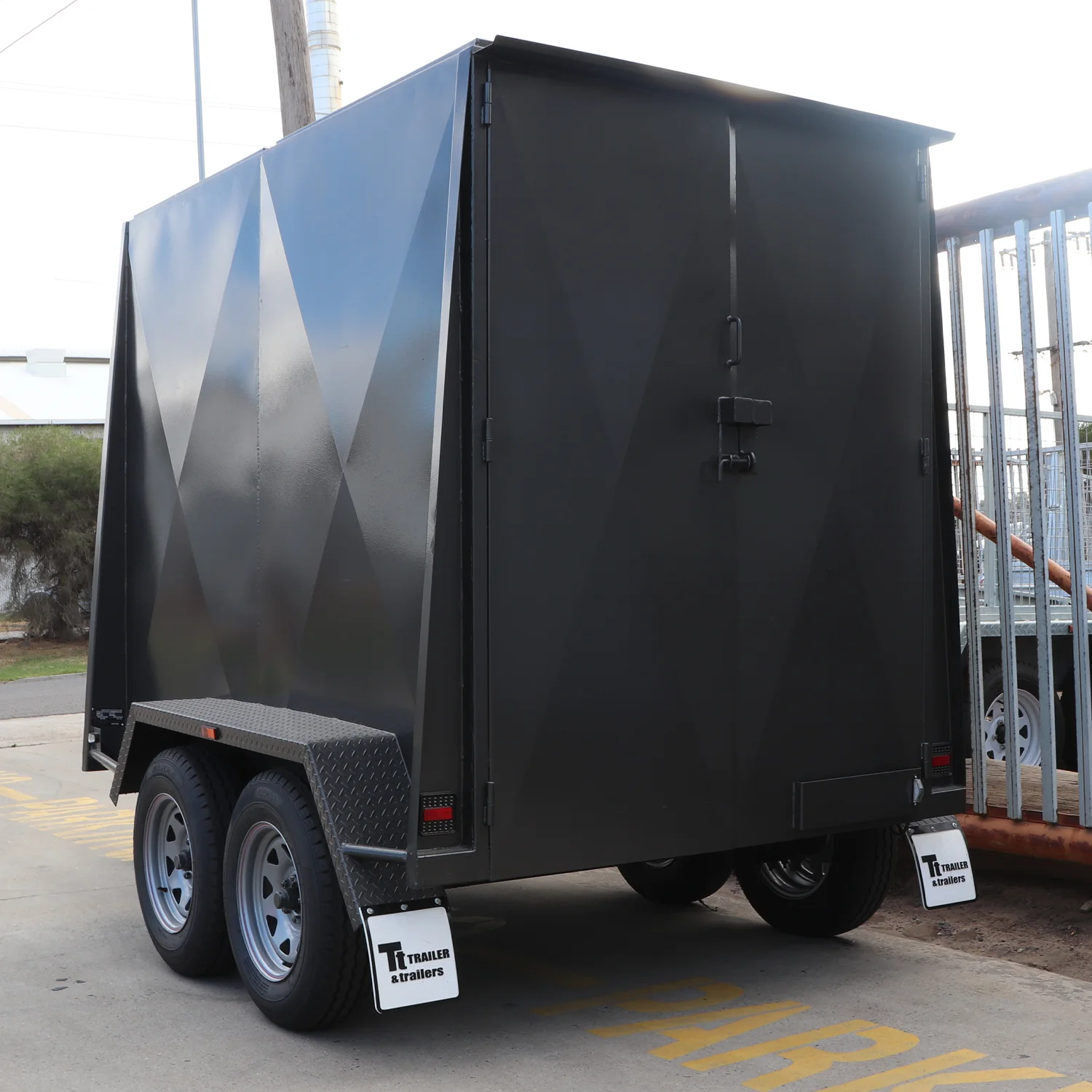 8×5 tandem axle 6ft high fully enclosed van / cargo trailer for sale 8×5 tandem axle 6ft high fully enclosed van / cargo trailer for sale