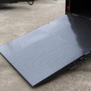 8×5 single axle 6ft high fully enclosed van / cargo trailer with brakes 1400kg gvm with ramp for sale1400 kg gvm