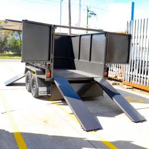 8×5 tandem axle gardening trailer with hydraulic tipper | enclosed mower box for sale in melbourne