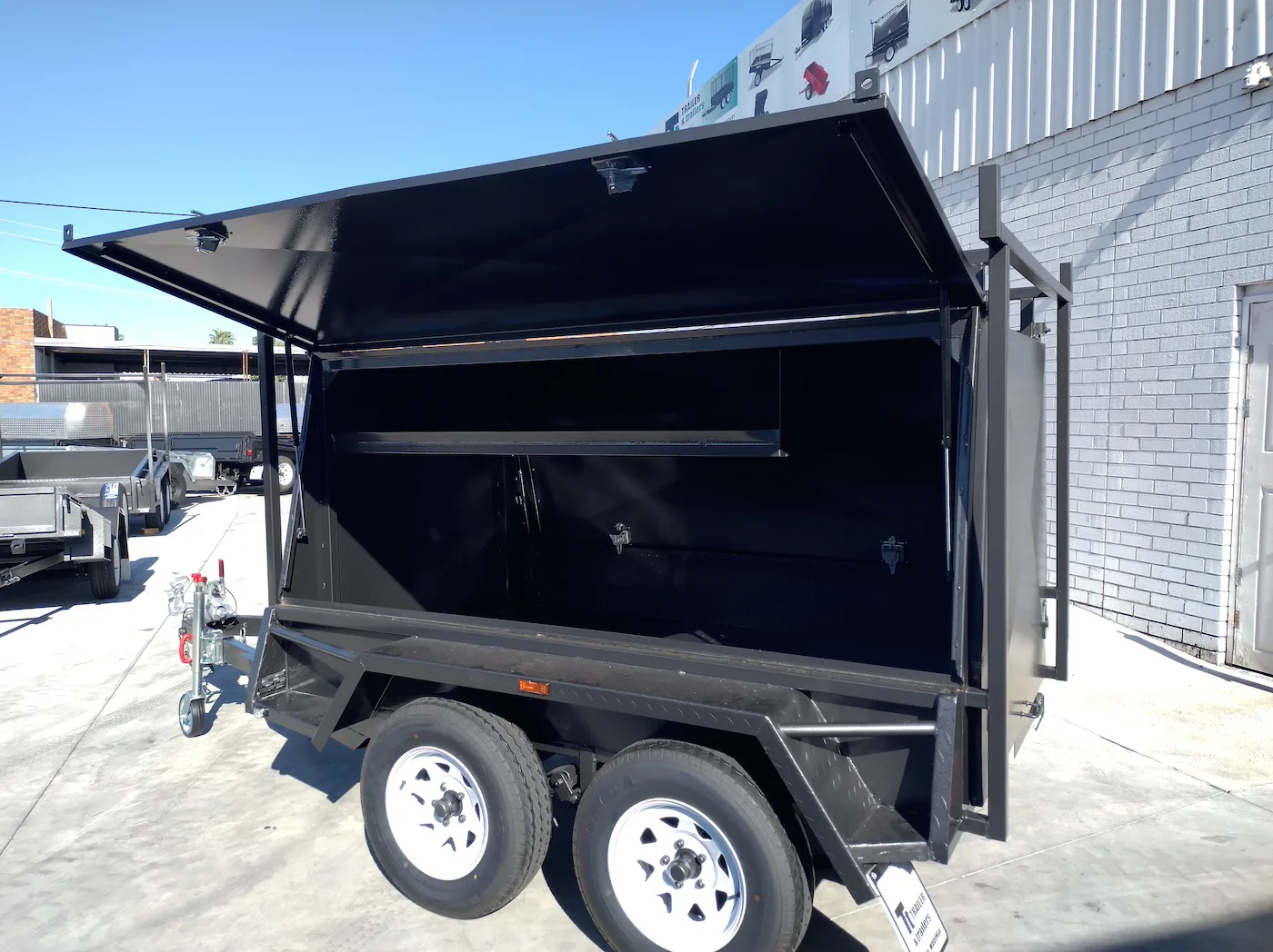 8×5 tandem axle one piece tradesman tradie top trailer | 900mm toolbox top | rear lift up door 8×5 tandem axle one piece tradesman tradie top trailer | 900mm toolbox top | rear lift up door