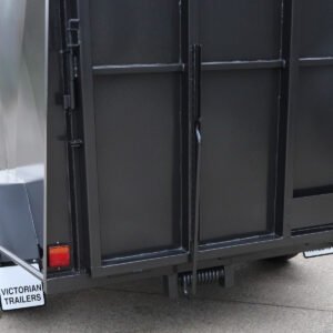 8×5 single axle 6ft high fully enclosed van / cargo trailer with brakes 1400kg gvm with ramp for sale1400 kg gvm